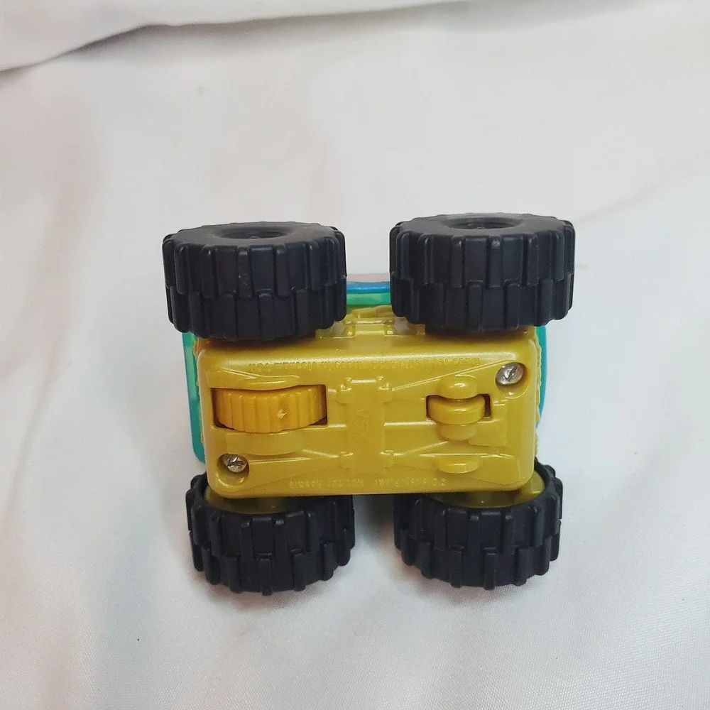 2022 McDonald's Happy Meal Toys Disney Pixar Mcqueen Cars on the Road Toy #6 IVY